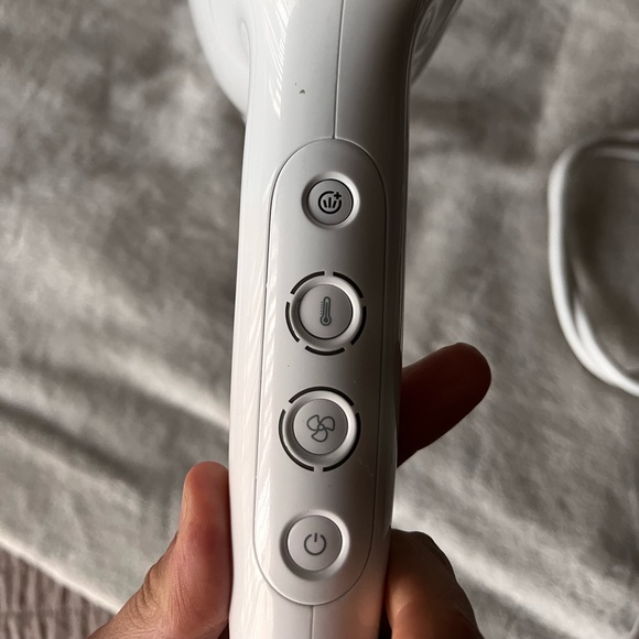 T3 Aireluxe Hair Dryer - Picture 2 of 4